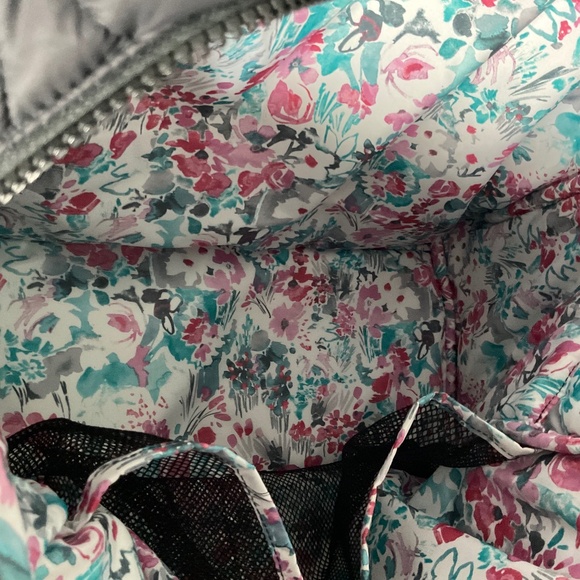 Vera Bradley Women’s Featherweight Travel Bag - Picture 13 of 15